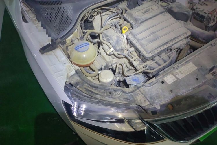 Used Skoda Rapid 2019 Revised Version 1.5L Manual Entry-Level Edition China VI Engine Bay Right