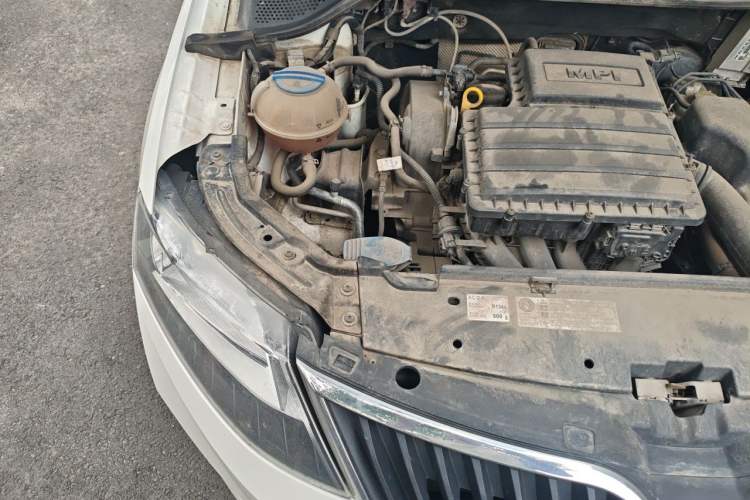 Used Skoda Rapid 2019 1.5L Manual Entry-Level Version Engine Bay Right