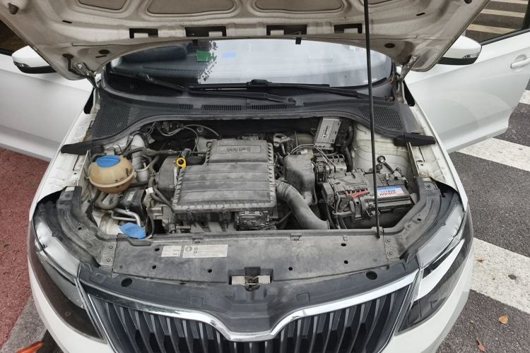 Used Skoda Rapid 2019 1.5L Manual Entry-Level Version Engine Bay