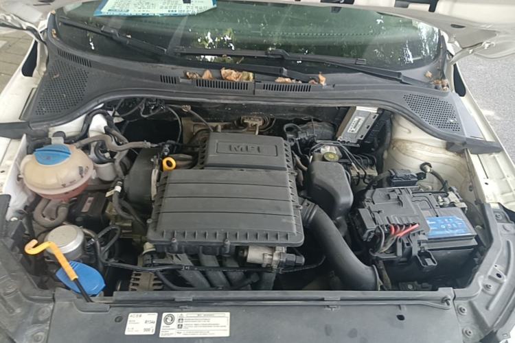 Used Skoda Rapid 2019 1.5L Automatic Comfort Edition China VI Standard Engine Bay