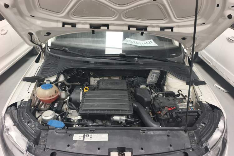 Used Skoda Rapid 2019 1.5L Automatic Comfort Edition China VI Standard Engine Bay