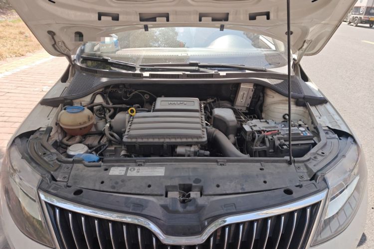 Used Skoda Rapid 2019 1.5L Manual Comfort Edition China VI Standard Engine Bay