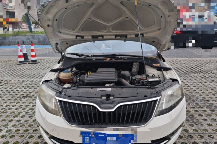 Used Skoda Rapid 2019 1.5L Automatic Comfort Edition China VI Standard Engine Bay