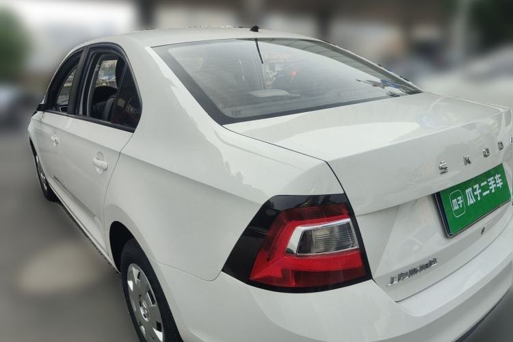 Used Skoda Rapid 2019 1.5L Automatic Standard Edition Exterior 3