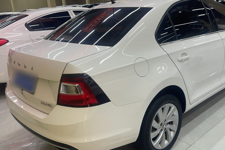 Used Skoda Rapid 2019 1.5L Automatic Comfort Edition China VI Standard Exterior 3