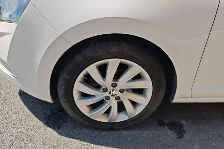 Used Skoda Rapid 2019 1.5L Automatic Comfort Edition China V Standard Exterior 4
