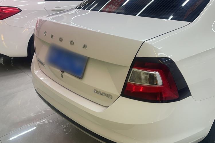 Used Skoda Rapid 2019 1.5L Automatic Comfort Edition China VI Standard Exterior 4
