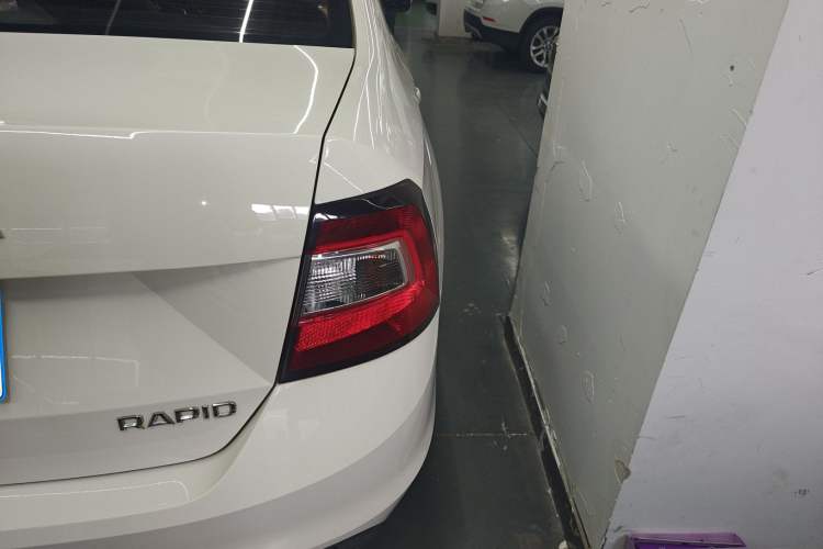 Used Skoda Rapid 2019 1.5L Automatic Comfort Edition China VI Standard Exterior 6