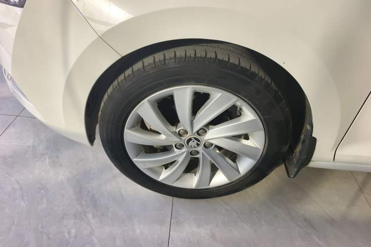 Used Skoda Rapid 2019 1.5L Automatic Comfort Edition China VI Standard Exterior 7