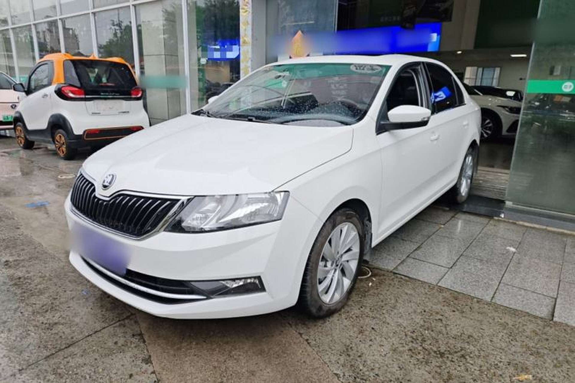 Used Skoda Rapid 2019 1.5L Automatic Comfort Edition China VI Standard Front Left 45 Deg