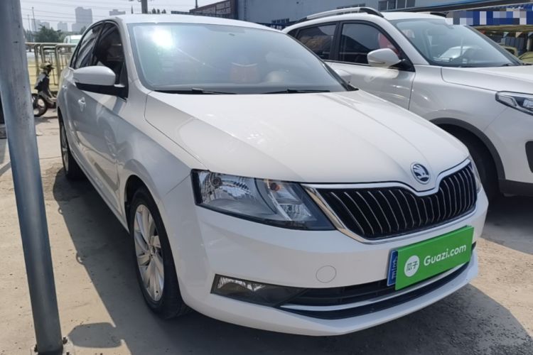 Used Skoda Rapid 2019 1.5L Automatic Comfort Edition China VI Standard Front Right 45 Deg