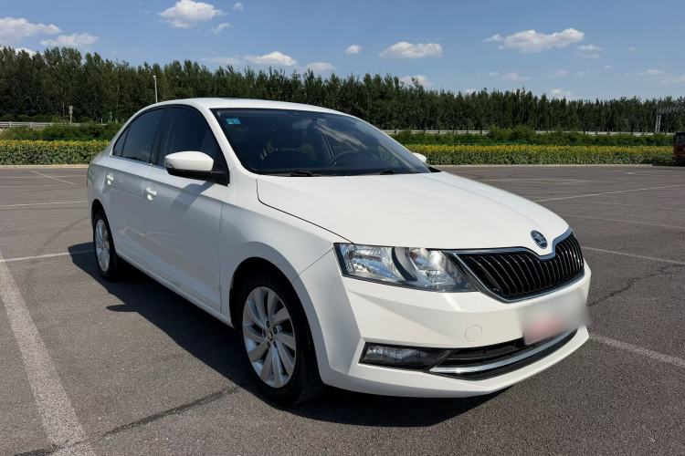 Used Skoda Rapid 2019 1.5L Automatic Comfort Edition China VI Standard Front Right 45 Deg