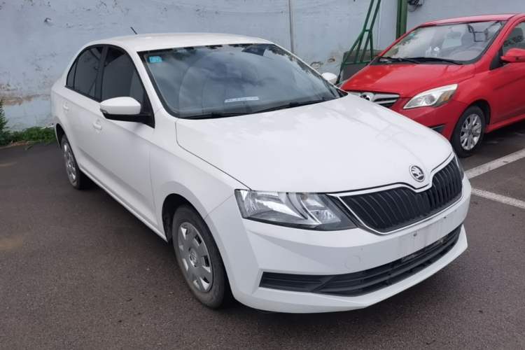 Used Skoda Rapid 2019 1.5L Manual Standard Edition Front Right 45 Deg