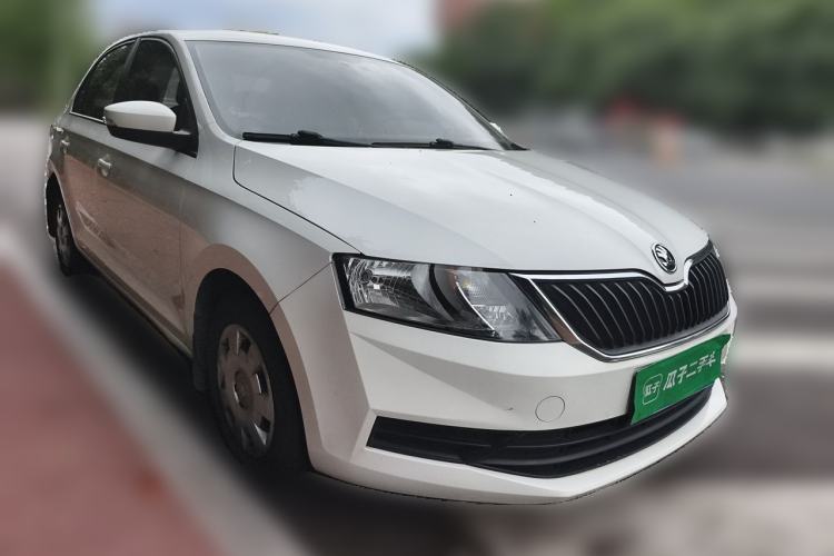 Used Skoda Rapid 2019 1.5L Manual Entry-Level Version Front Right 45 Deg