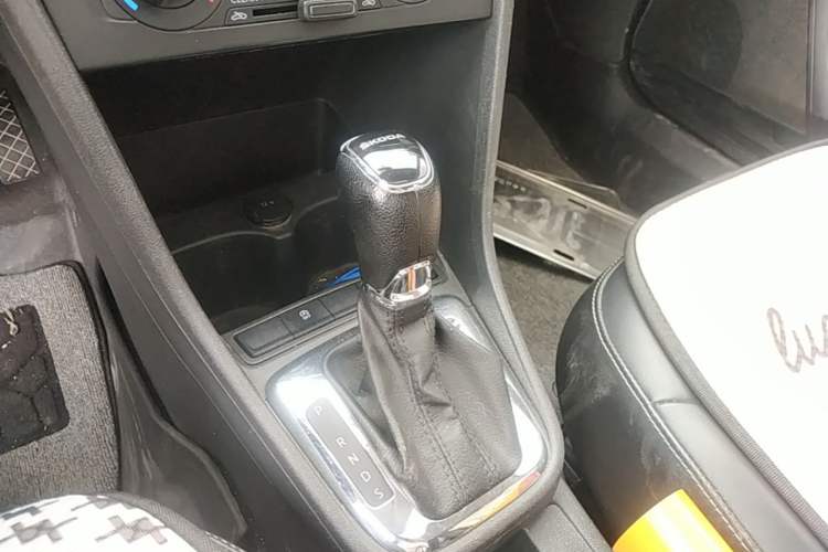 Used Skoda Rapid 2019 1.5L Automatic Comfort Edition China V Standard Gear Lever