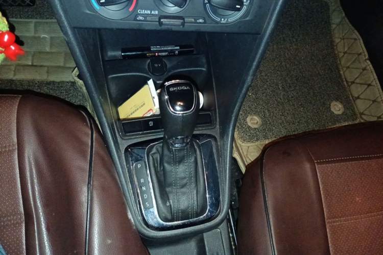 Used Skoda Rapid 2019 1.5L Automatic Comfort Edition China V Standard Gear Lever