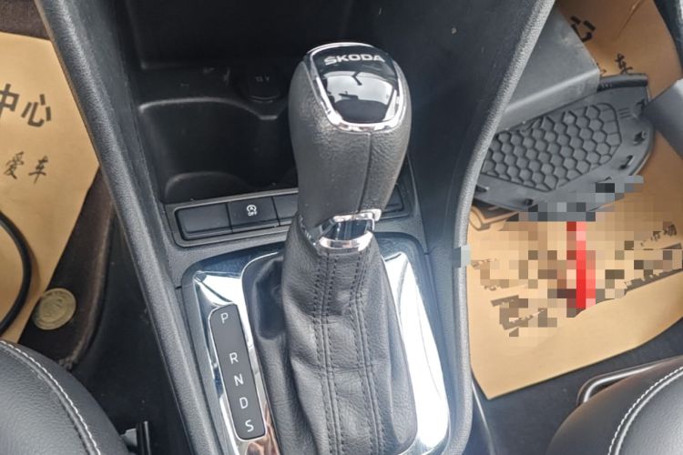 Used Skoda Rapid 2019 1.5L Automatic Comfort Edition China VI Standard Gear Lever
