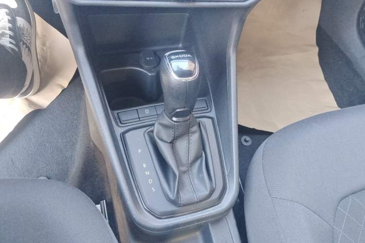Used Skoda Rapid 2019 Revised Version 1.5L Automatic Standard Edition China VI Gear Lever