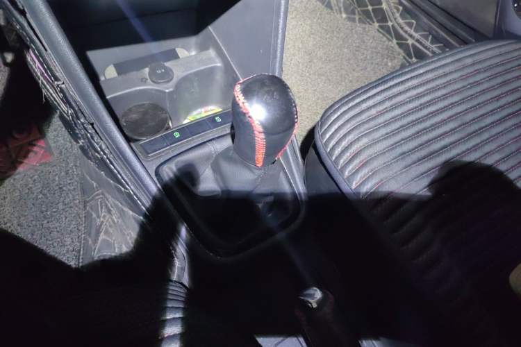 Used Skoda Rapid 2019 Revised Version 1.5L Manual Entry-Level Edition China VI Gear Lever