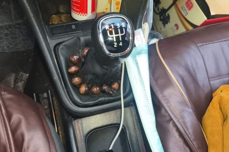 Used Skoda Rapid 2019 1.5L Manual Standard Edition Gear Lever