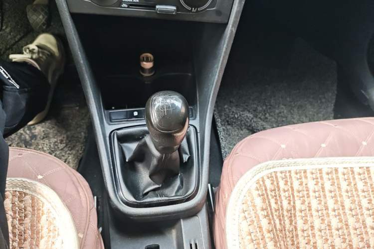 Used Skoda Rapid 2019 1.5L Manual Entry-Level Version Gear Lever