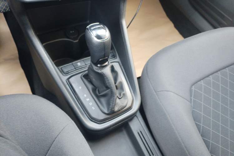 Used Skoda Rapid 2019 Revised Version 1.5L Automatic Standard Edition China VI Gear Lever
