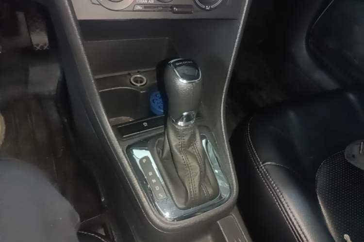 Used Skoda Rapid 2019 1.5L Automatic Standard Edition Gear Lever