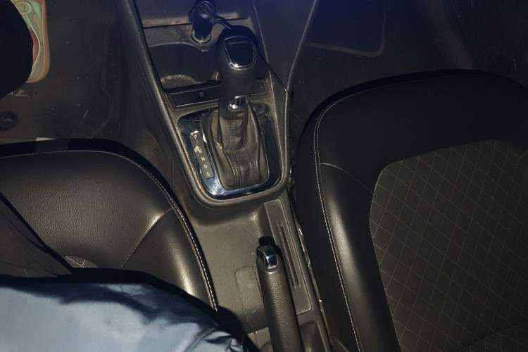 Used Skoda Rapid 2019 1.5L Automatic Comfort Edition China V Standard Gear Lever