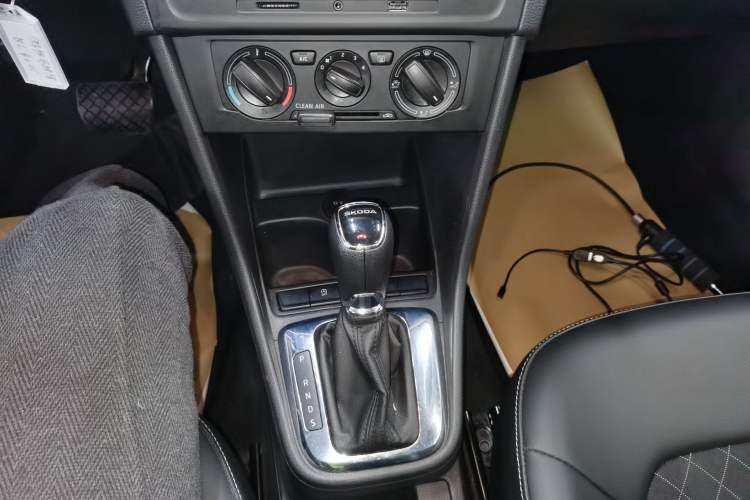 Used Skoda Rapid 2019 1.5L Automatic Comfort Edition China V Standard Gear Lever