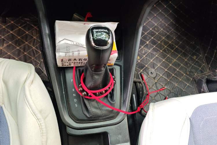 Used Skoda Rapid 2019 1.5L Automatic Standard Edition Gear Lever