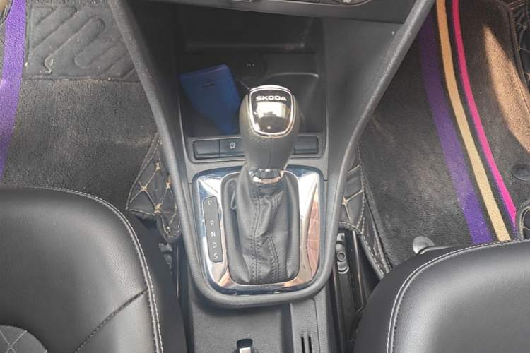 Used Skoda Rapid 2019 1.5L Automatic Comfort Edition China V Standard Gear Lever