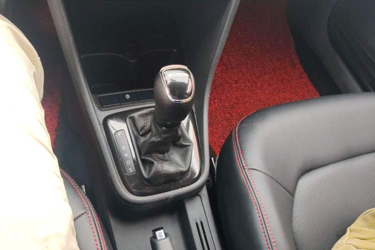 Used Skoda Rapid 2019 1.5L Automatic Standard Edition Gear Lever