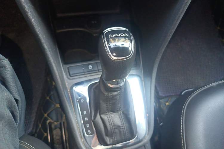 Used Skoda Rapid 2019 1.5L Automatic Comfort Edition China V Standard Gear Lever