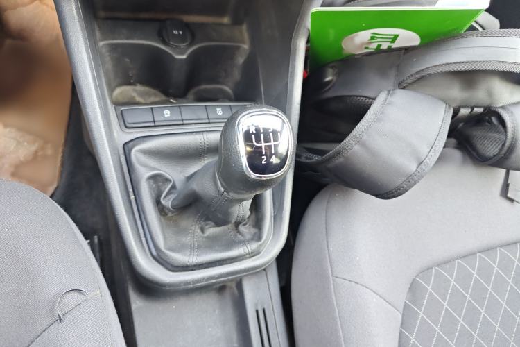 Used Skoda Rapid 2019 Revised Version 1.5L Manual Entry-Level Edition China VI Gear Lever