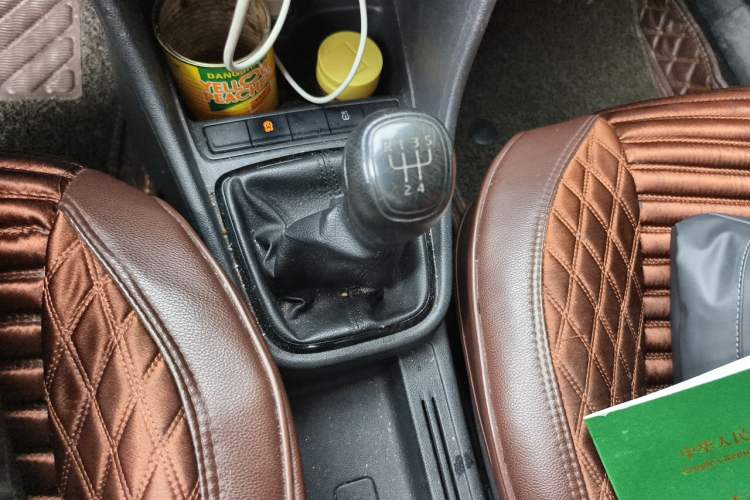 Used Skoda Rapid 2019 1.5L Manual Entry-Level Version Gear Lever