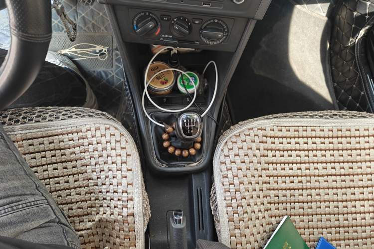 Used Skoda Rapid 2019 1.5L Manual Comfort Edition China VI Standard Gear Lever