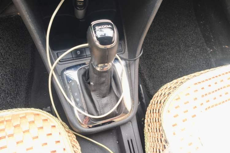 Used Skoda Rapid 2019 1.5L Automatic Comfort Edition China V Standard Gear Lever