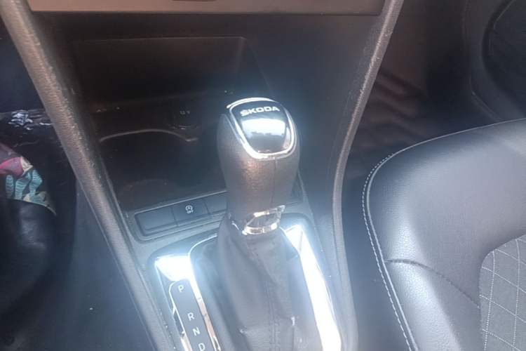 Used Skoda Rapid 2019 1.5L Automatic Comfort Edition China V Standard Gear Lever