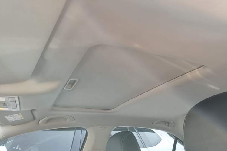Used Skoda Rapid 2019 1.5L Automatic Comfort Edition China VI Standard Headliner