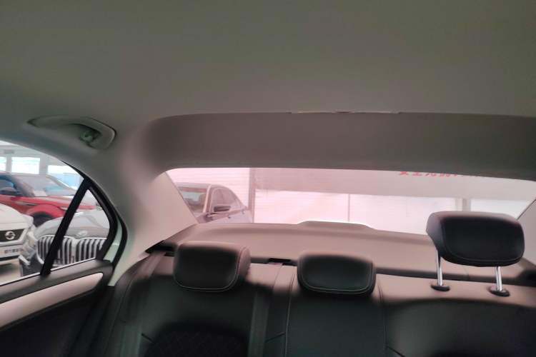 Used Skoda Rapid 2019 1.5L Automatic Comfort Edition China VI Standard Headliner