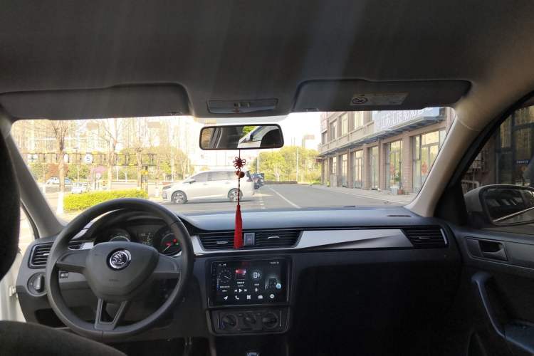 Used Skoda Rapid 2019 Revised Version 1.5L Automatic Standard Edition China VI Headliner