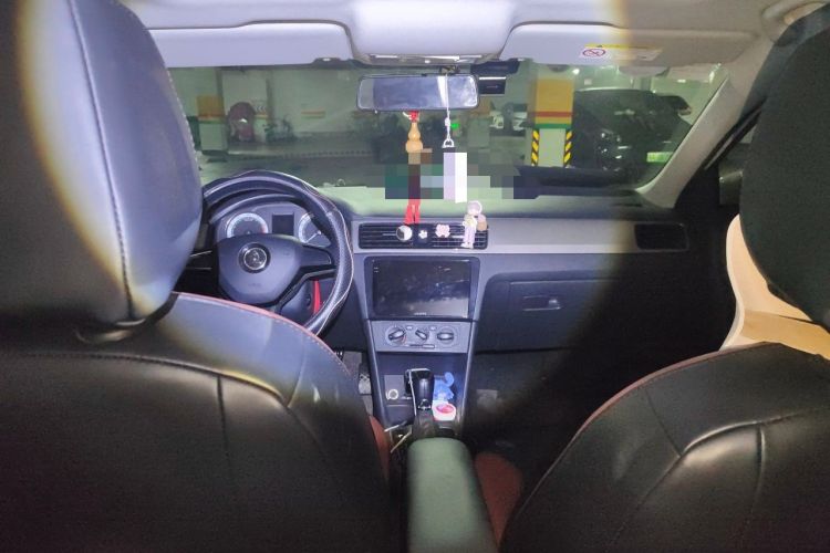 Used Skoda Rapid 2019 1.5L Automatic Comfort Edition China VI Standard Headliner