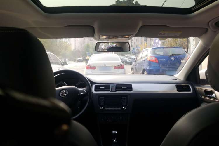 Used Skoda Rapid 2019 1.5L Automatic Comfort Edition China VI Standard Headliner