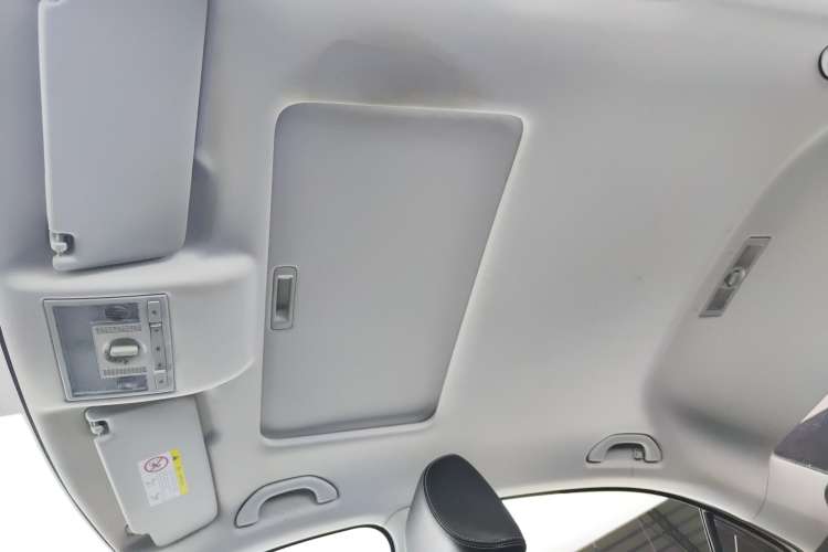 Used Skoda Rapid 2019 1.5L Automatic Comfort Edition China VI Standard Headliner