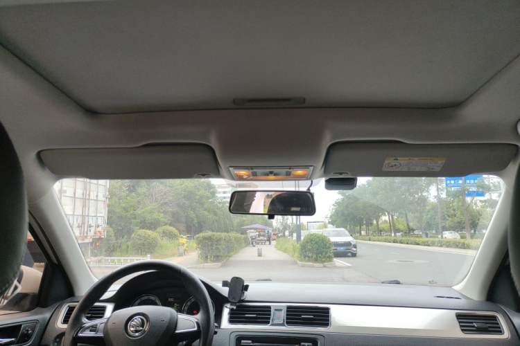 Used Skoda Rapid 2019 1.5L Manual Comfort Edition China VI Standard Headliner