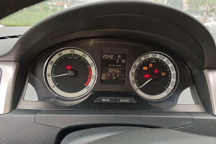 Used Skoda Rapid 2019 1.5L Automatic Comfort Edition China VI Standard Instrument Cluster