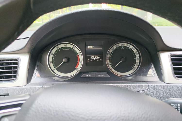 Used Skoda Rapid 2019 1.5L Automatic Comfort Edition China VI Standard Instrument Cluster