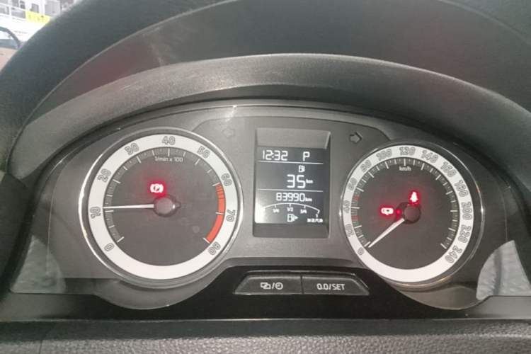 Used Skoda Rapid 2019 1.5L Automatic Comfort Edition China VI Standard Instrument Cluster