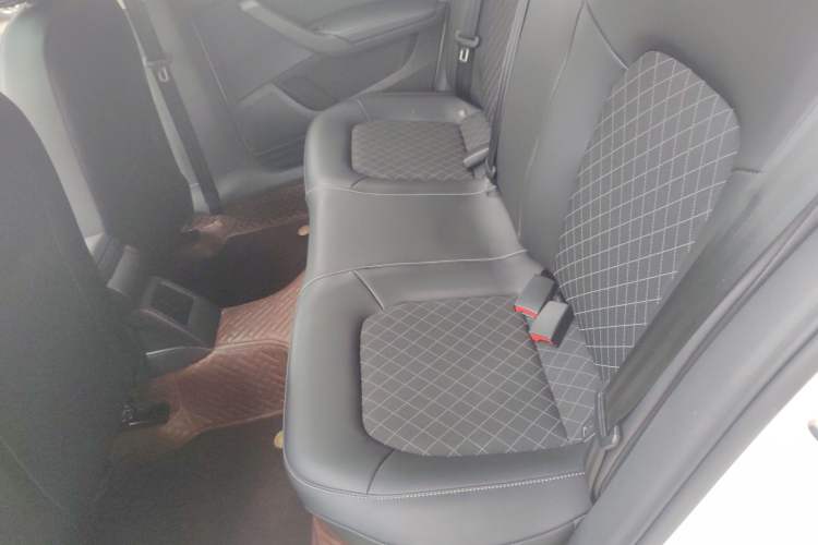 Used Skoda Rapid 2019 1.5L Automatic Comfort Edition China VI Standard Interior 1