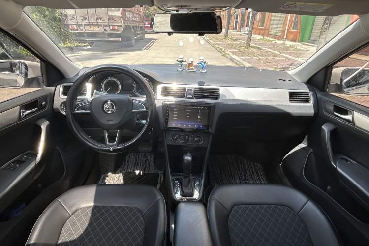 Used Skoda Rapid 2019 1.5L Automatic Comfort Edition China VI Standard Interior 1